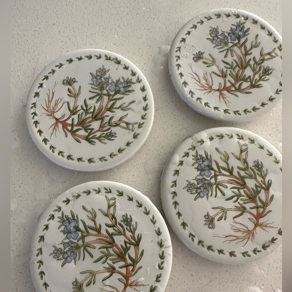 Ceramic lids (4) - Picture 1 of 1